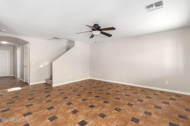 Foto del edificio - 23690 W Bowker St