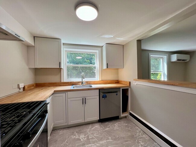 Foto del edificio - Pet-Friendly Fry's Spring Apartment
