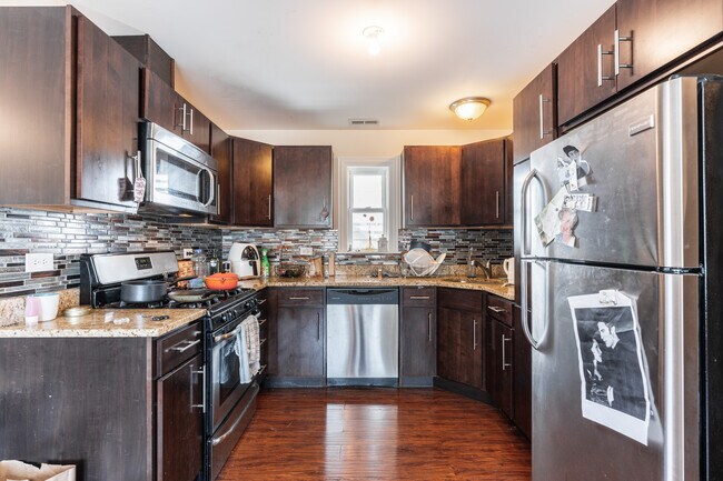 Foto del edificio - 3047 N Kimball Ave