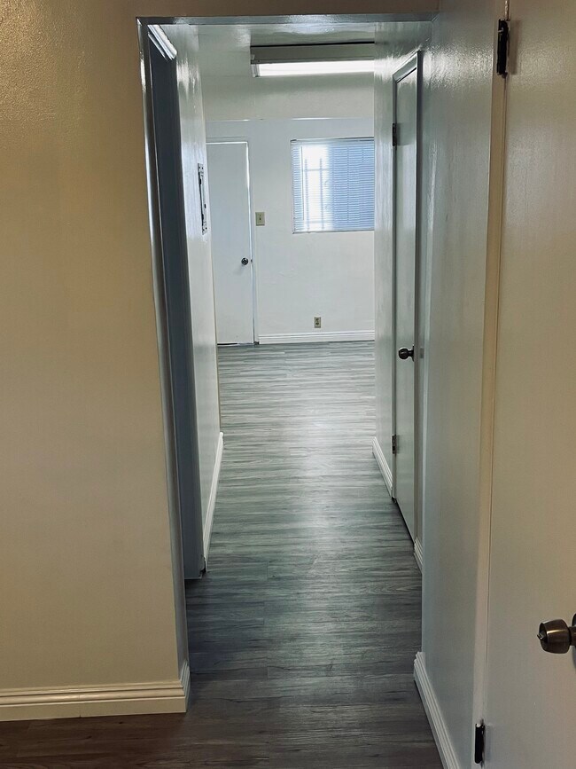 The Hallway - 2371 Edgewater Ter