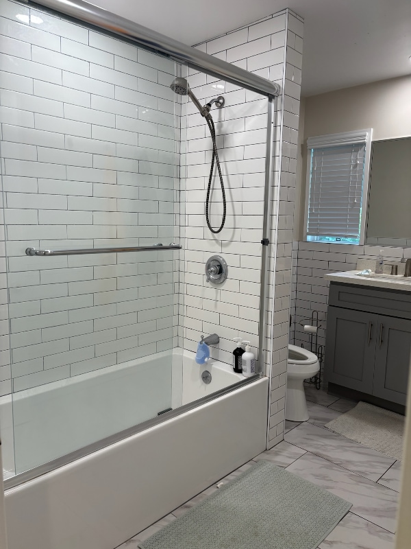 Building Photo - 835 N Raymond Ave