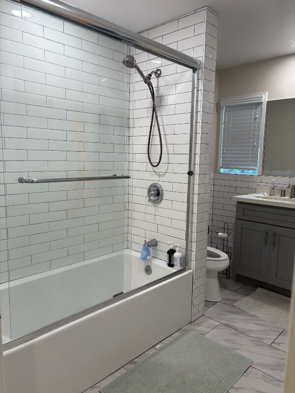 Foto del edificio - 835 N Raymond Ave