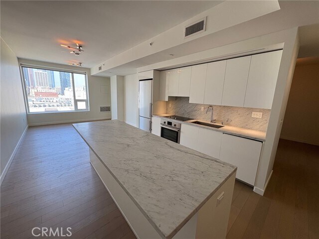 Foto del edificio - 1050 S Grand Ave