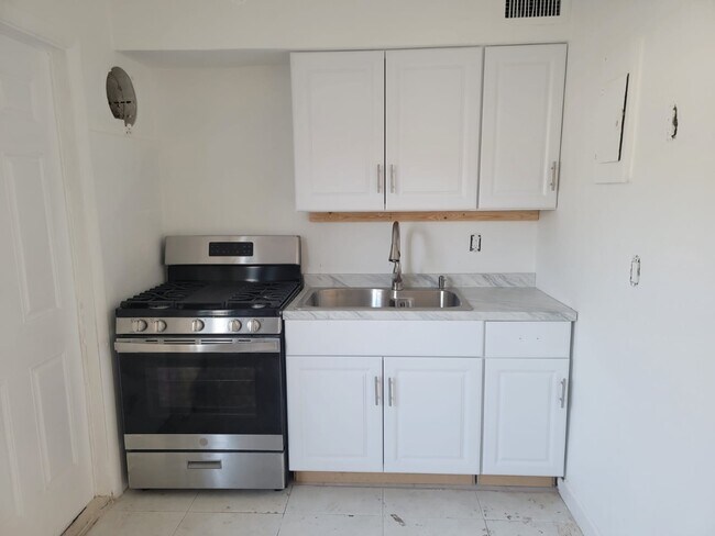 Building Photo - 650 83rd St