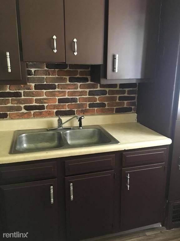 Building Photo - 2 br, 1 bath Townhome - 1511 Babbitt Rd