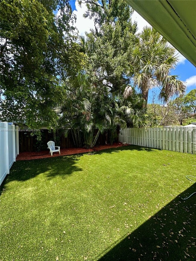 Foto del edificio - 1831 SW 24th St