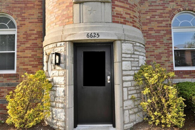 Foto del edificio - 6625 Alamo Ave