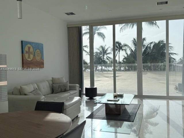 Building Photo - 881 Ocean Dr