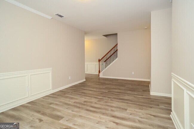 Building Photo - 307 Hidden Creek Ln