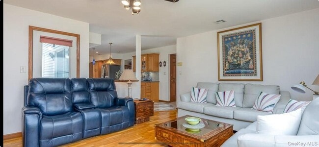 Foto del edificio - 71 Jolliffe Ave