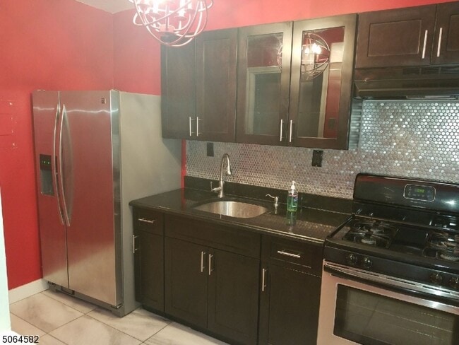 Building Photo - 500 S Center St