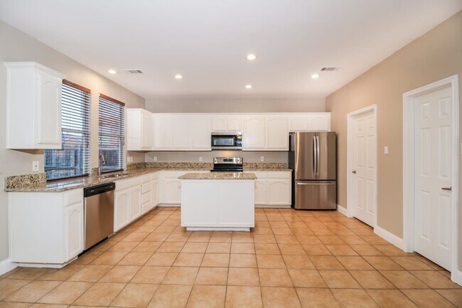 Building Photo - 6231 Farrah Dr