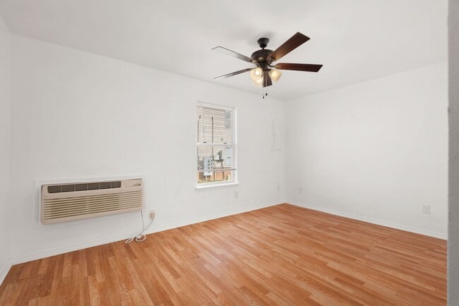 Foto del edificio - Flat Rock Creek Apartments