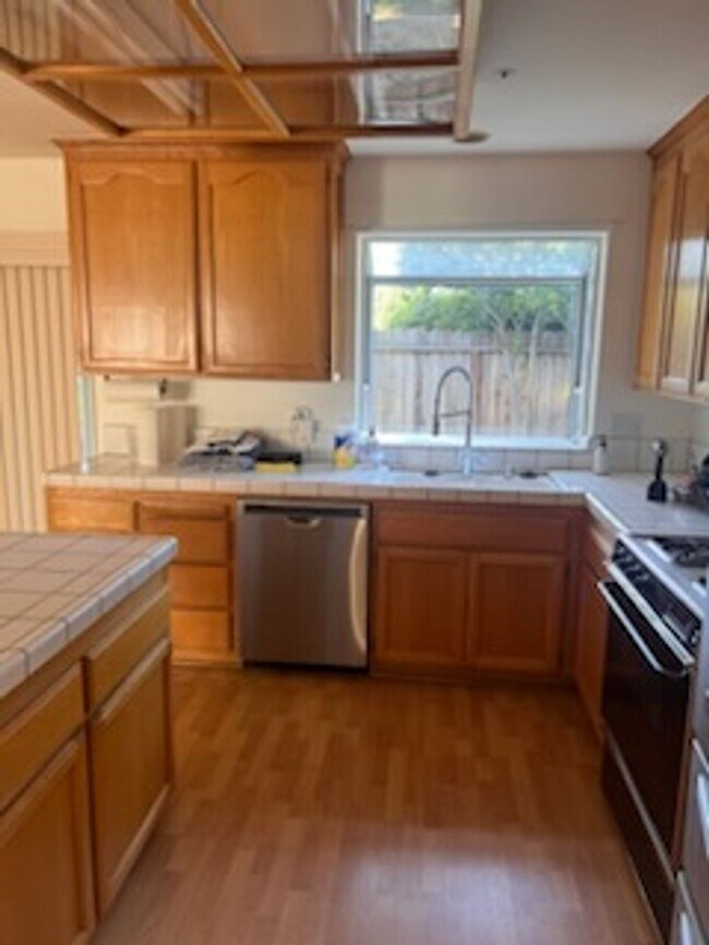 Foto del edificio - Large home in South Davis
