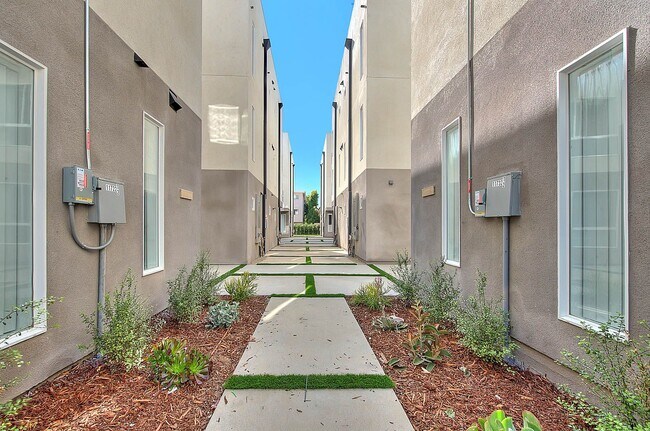 Foto del edificio - 11726 Hamlin St