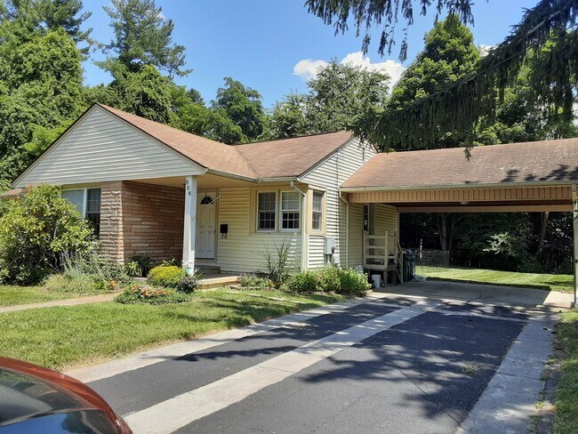 Foto del edificio - Blacksburg 3 BR / 2 BA, Available March 10th