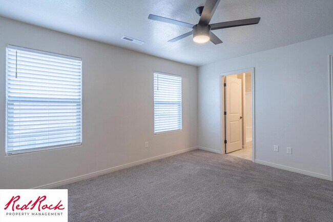Foto del edificio - Lovely Townhome with Community Pool