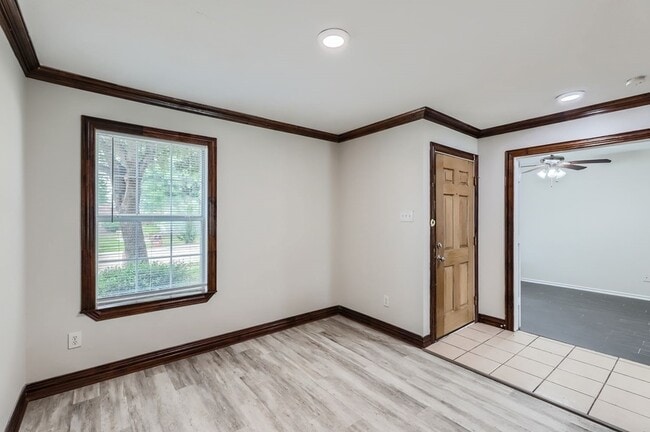 Foto del edificio - 1406 Buckingham Dr