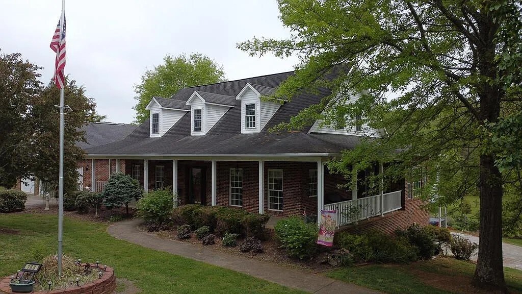 Foto principal - 168 Stewart Hills Dr