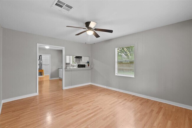 Foto del edificio - 704 15th Ave N