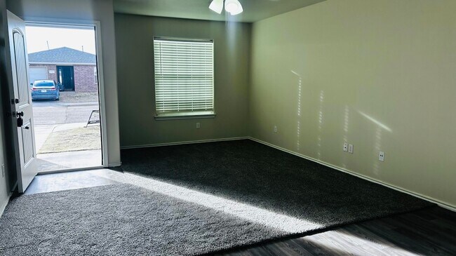 Building Photo - 8905 Terrell Ave