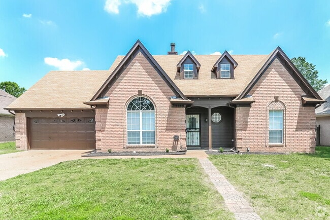 Building Photo - 7780 Meadow Vale Dr