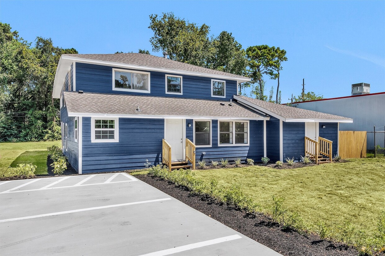 Primary Photo - 16016 Green Manor Dr