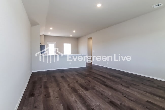 Foto del edificio - 2107 S Lakin Ln