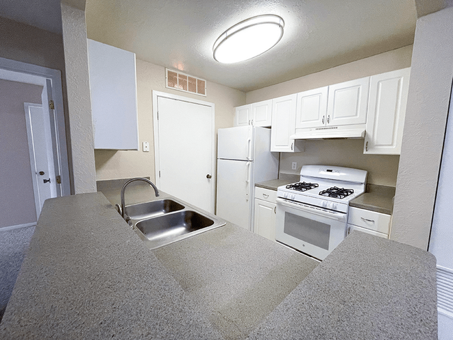 Kitchen with Double Sink - Waterford Pines