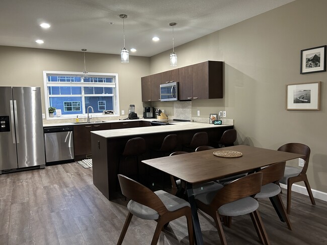 Building Photo - 3053 Bluestem Trl