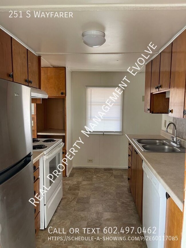 Building Photo - COME TOUR TODAY!