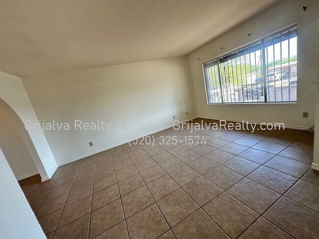 Foto del edificio - Cute 2 Bedroom Town House Available Now! (...