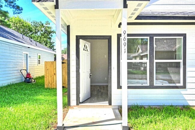 Foto del edificio - 9822 Arbor Oak