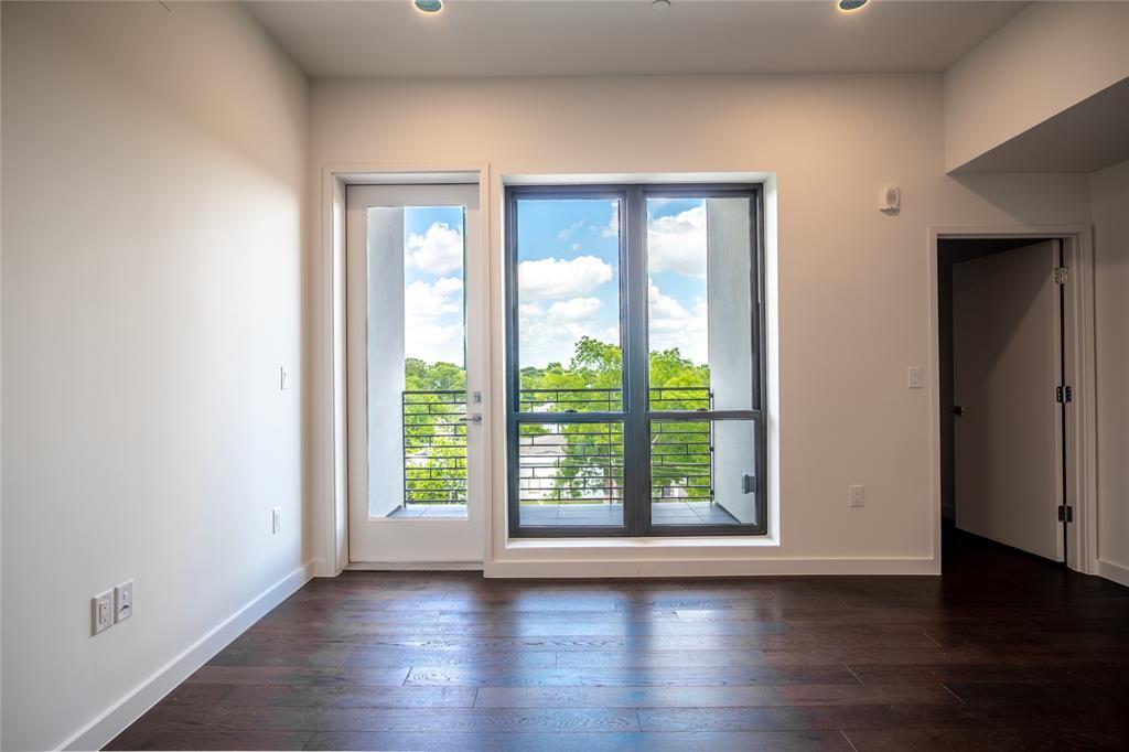 Foto principal - 1322 E 12th St