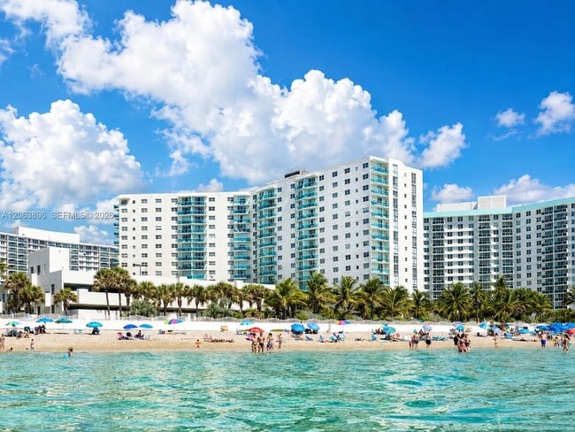 Building Photo - 3901 S Ocean Dr