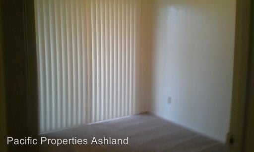Building Photo - 1665 Siskiyou Blvd