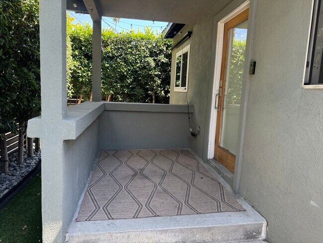 Foto del edificio - 2358 Scott Ave