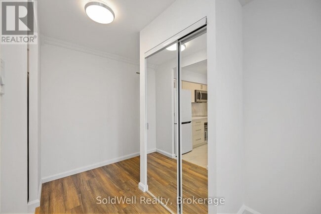 Building Photo - 1055 Bay St.