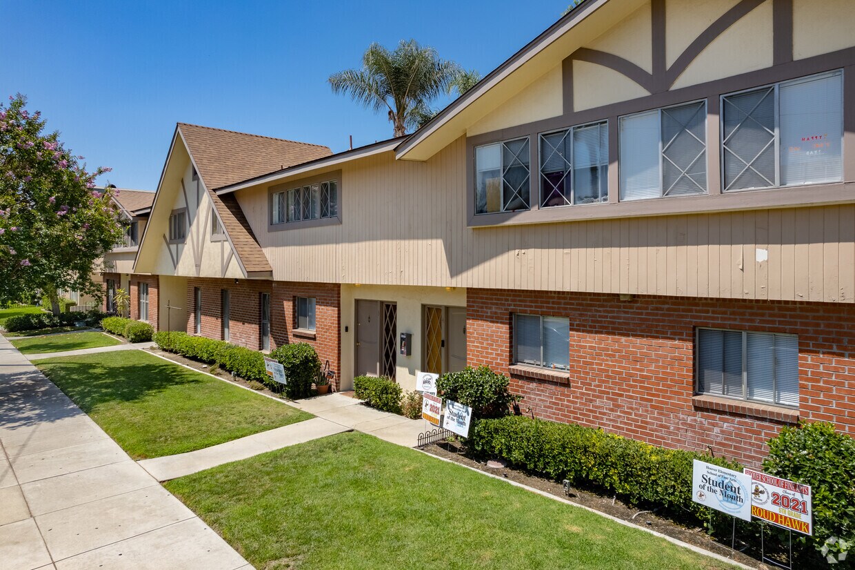 Foto principal - 6319 Milton Ave