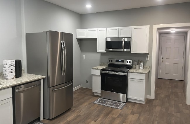 Photo - 427 E Southcross House