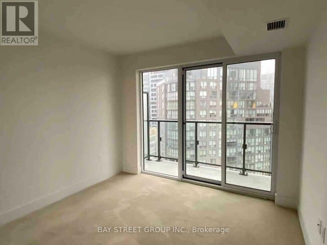 Building Photo - 955-2955 Bay St.