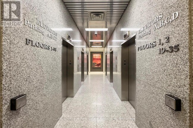 Photo du bâtiment - 1001 Bay St.