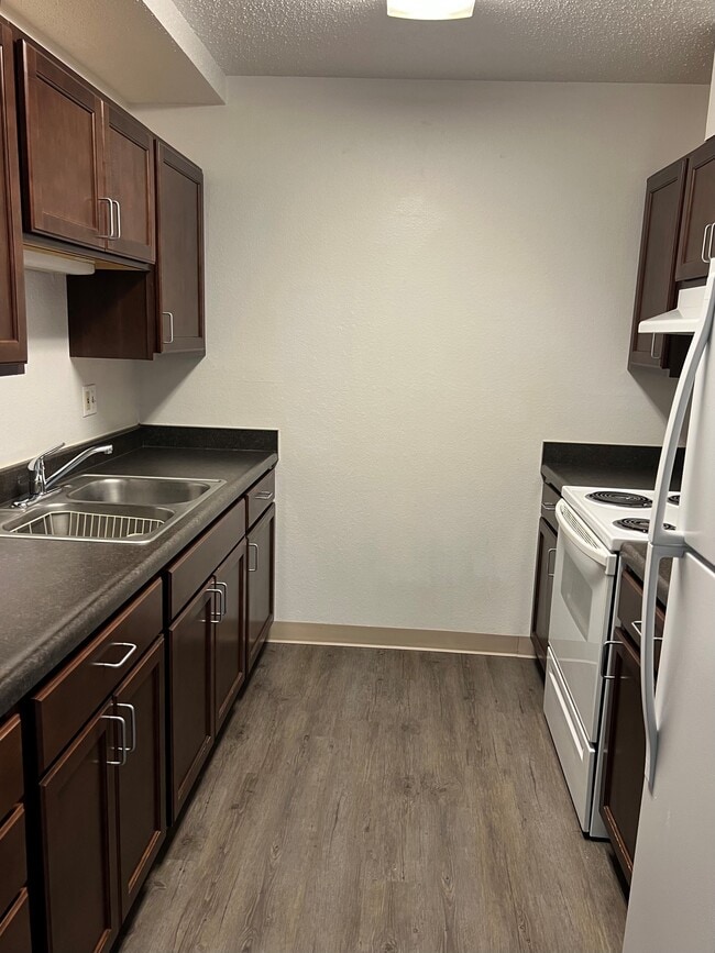 Building Photo - Nimens Espegard Apartments