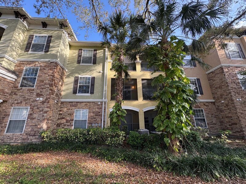 Foto principal - 10123 Courtney Palms Blvd