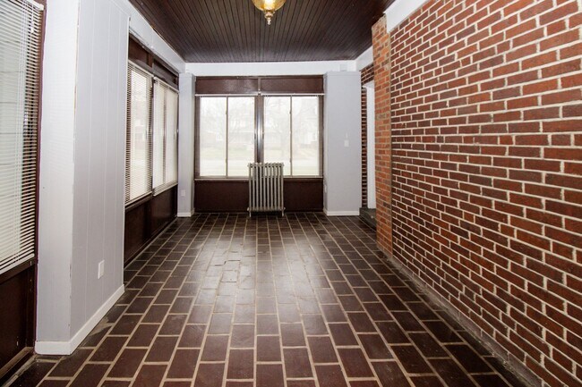 Foto del edificio - 11015 Wade Park Ave