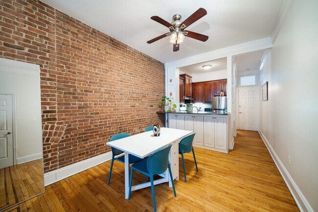 Foto del edificio - 825 Washington St