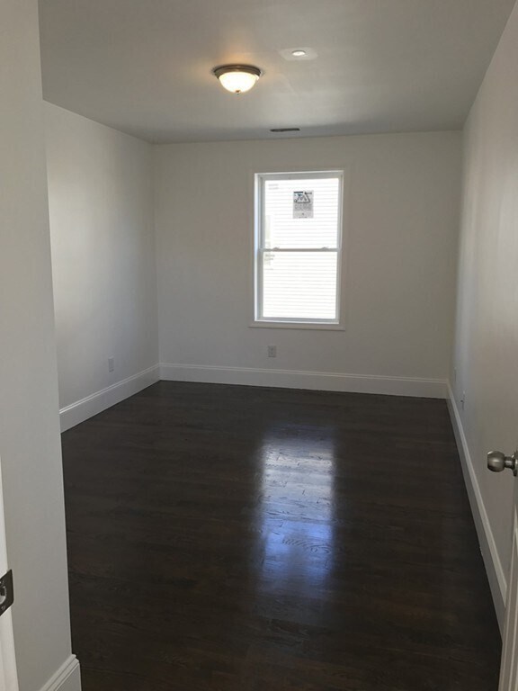 Foto del edificio - 373 Crescent Ave