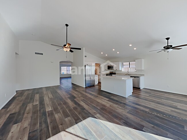 Building Photo - 3025 W Horsham Dr