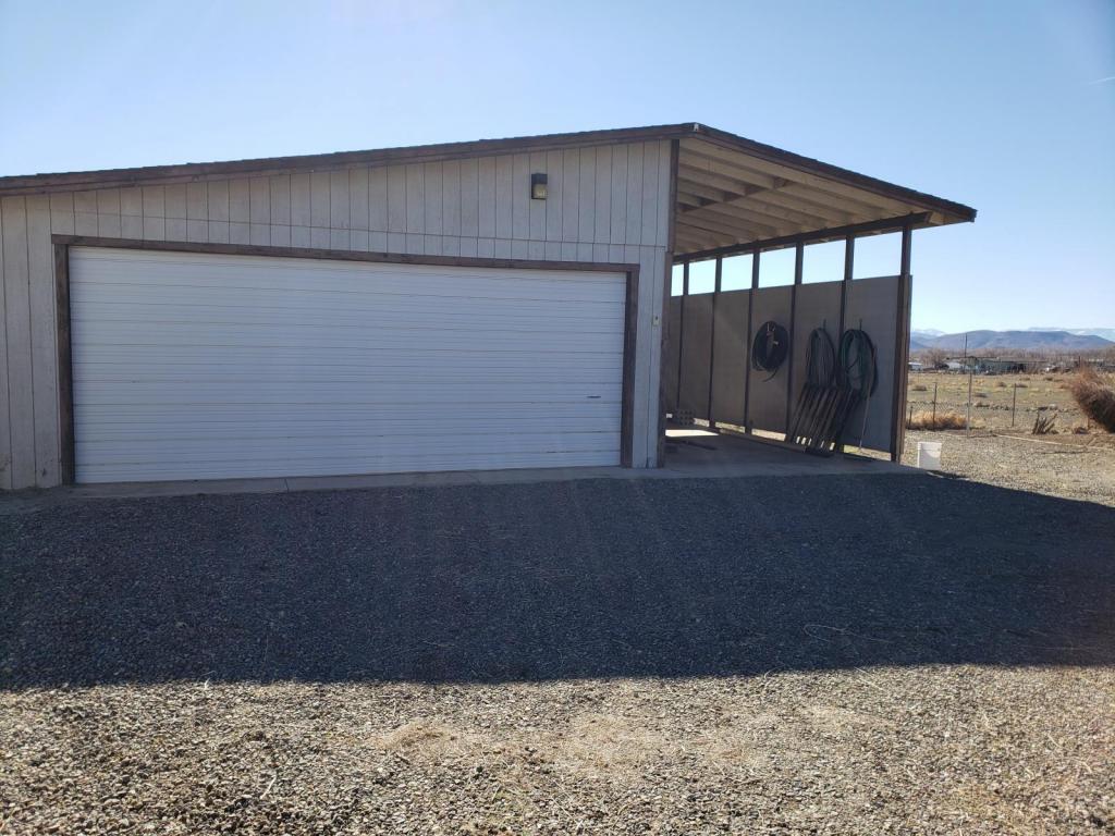 9025 Iroqois Trail House for Rent in Silver Springs, NV