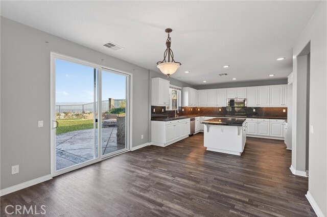 Foto del edificio - 16154 Skyridge Dr